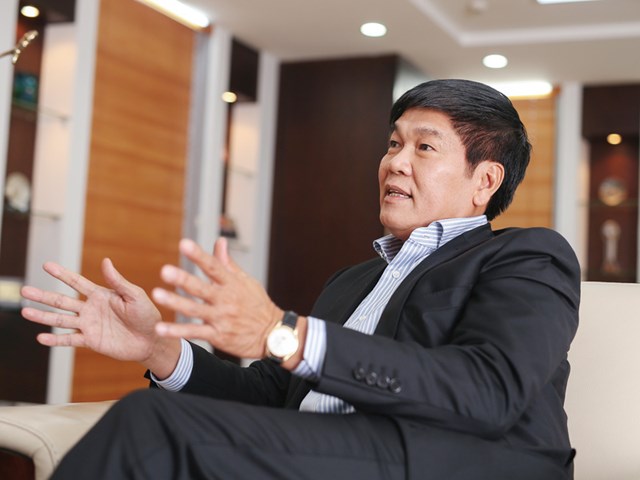 Cổ phiếu H&#242;a Ph&#225;t giảm mạnh, &#244;ng Trần Đ&#236;nh Long kh&#244;ng c&#242;n l&#224; tỷ ph&#250; USD - Ảnh 1