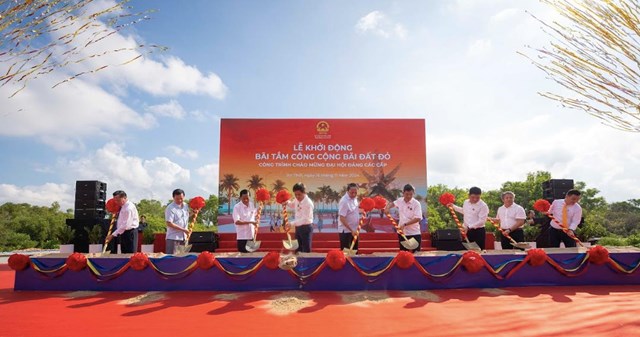 Khởi động b&atilde;i tắm c&ocirc;ng cộng tại B&atilde;i đất đỏ