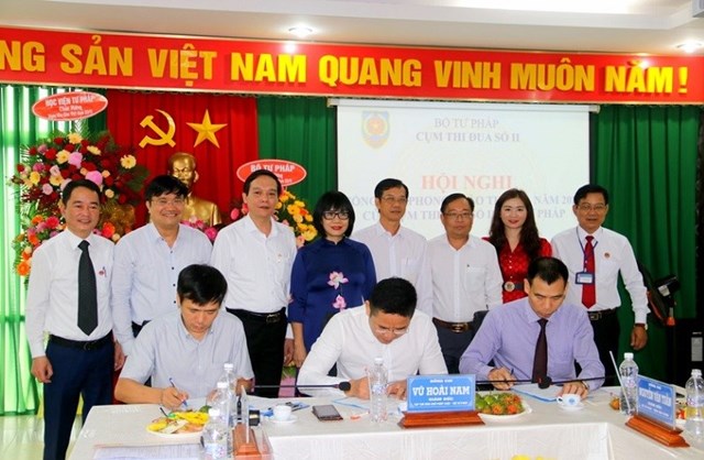 C&aacute;c đơn vị k&yacute; giao ước thi đua năm 2023