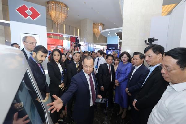 Triển l&atilde;m của Techcombank ra mắt c&aacute;c giải ph&aacute;p tối ưu, dẫn dắt qu&aacute; tr&igrave;nh chuyển đổi số