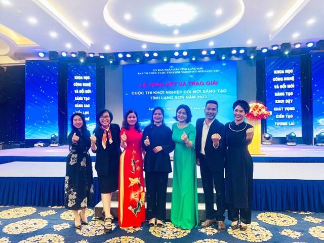 B&agrave; L&ecirc; Ho&agrave;i Thu - C&ocirc;ng ty TNHH Tư vấn đầu tư v&agrave; X&uacute;c tiến thương mại Thu Minh tham gia buổi lễ&nbsp;tổng kết v&agrave; trao giải Cuộc thi Khởi nghiệp đổi mới s&aacute;ng tạo tỉnh Lạng Sơn năm 2023