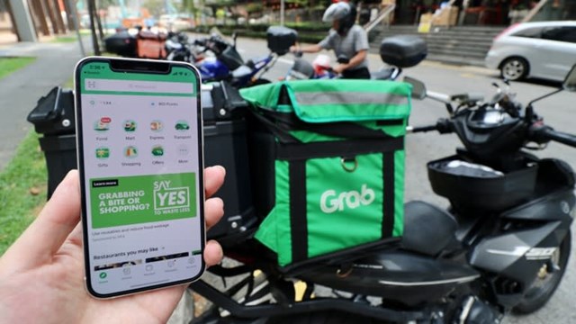 Nền tảng đa dịch vụ của Grab như gọi xe, giao nhận thức ăn, t&agrave;i ch&iacute;nh v&agrave; bảo hiểm sẽ khiến Grab trở n&ecirc;n hấp dẫn hơn so với nhiều đối thủ kh&aacute;c.