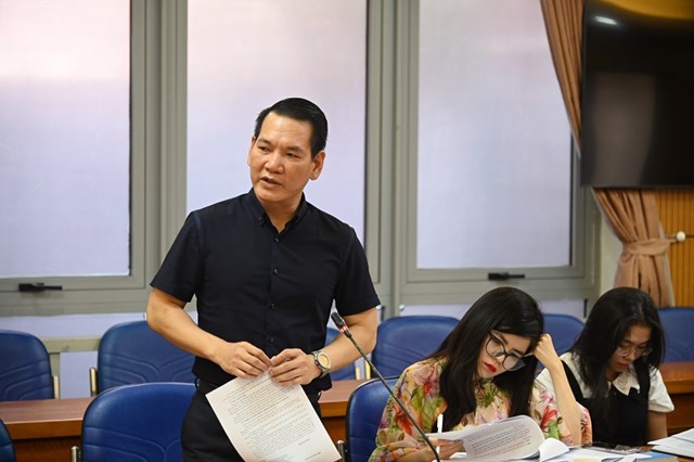Đại diện Văn ph&ograve;ng Ch&iacute;nh phủ ph&aacute;t biểu tại Phi&ecirc;n họp