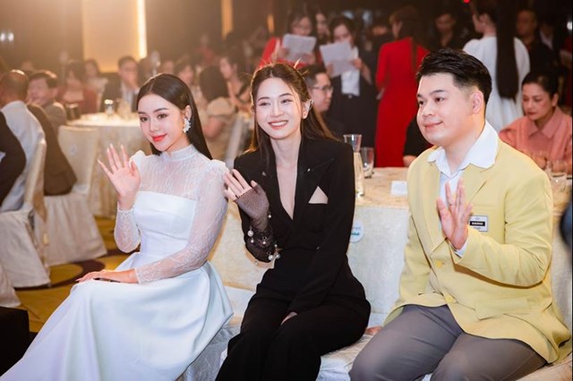 C&aacute;c nghệ sĩ nổi tiếng Quỳnh Kool, L&ecirc; Bống, Long Chun tham dự tiệc Tri &Acirc;n của c&ocirc;ng ty Trần Gia &nbsp;