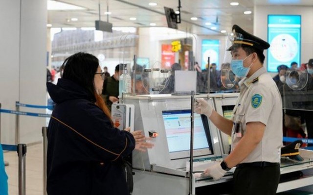 Ho&#224;n thiện cơ sở ph&#225;p l&#253;, ph&#225;t hiện, xử l&#253; c&#225;c h&#224;nh vi vi phạm tại cửa khẩu đường h&#224;ng kh&#244;ng - Ảnh 1