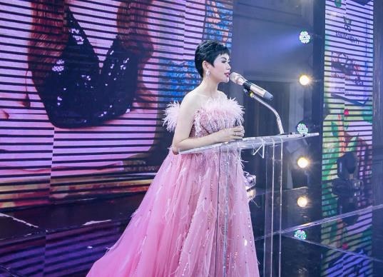 Doanh nh&acirc;n Ho&agrave;ng Thị Kim Oanh