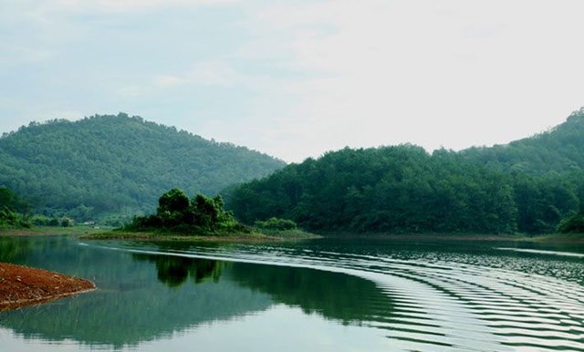 Hồ Khu&ocirc;n Thần