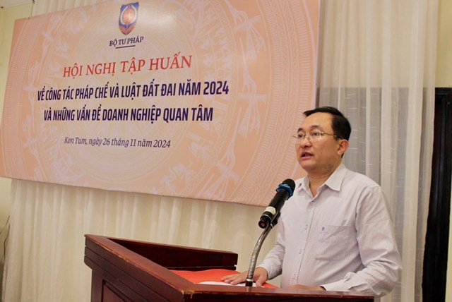 &nbsp; &nbsp; &nbsp; &nbsp; &nbsp; &nbsp; &nbsp; &nbsp; &nbsp; &nbsp; &nbsp; &nbsp; &nbsp; &nbsp; &nbsp; &nbsp;Đồng ch&iacute; Phan Hồng Nguy&ecirc;n ph&aacute;t biểu khai mạc Hội nghị&nbsp;