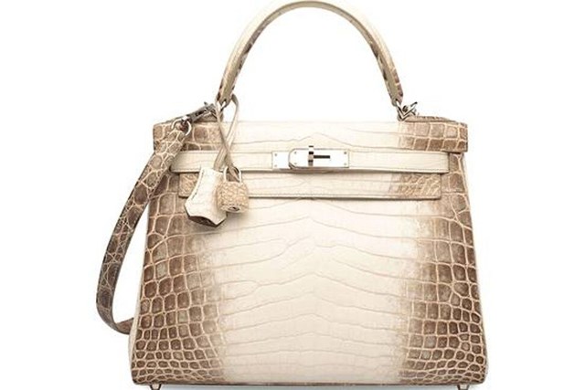 Chiếc t&uacute;i Herm&egrave;s Himalaya Kelly được b&aacute;n với gi&aacute; 437.330 USD tại Hong Kong v&agrave;o th&aacute;ng 12 năm 2020. Ảnh: scmp.com
