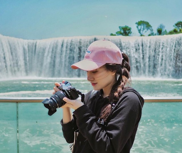 Từ khi khai trương, th&aacute;c nước nh&acirc;n tạo tuyệt đẹp n&oacute;i ri&ecirc;ng v&agrave; c&ocirc;ng vi&ecirc;n n&oacute;i chung thu h&uacute;t rất nhiều kh&aacute;ch gh&eacute; thăm. L&agrave; địa chỉ du lịch nổi bật, nơi đ&acirc;y kh&ocirc;ng chỉ hấp dẫn với người d&acirc;n địa phương m&agrave; c&ograve;n du kh&aacute;ch nội địa v&agrave; quốc tế c&oacute; dịp đến thăm C&ocirc;n Minh cũng như V&acirc;n Nam.
