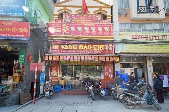 Cửa h&agrave;ng V&agrave;ng Bảo T&iacute;n tại Văn Điển.