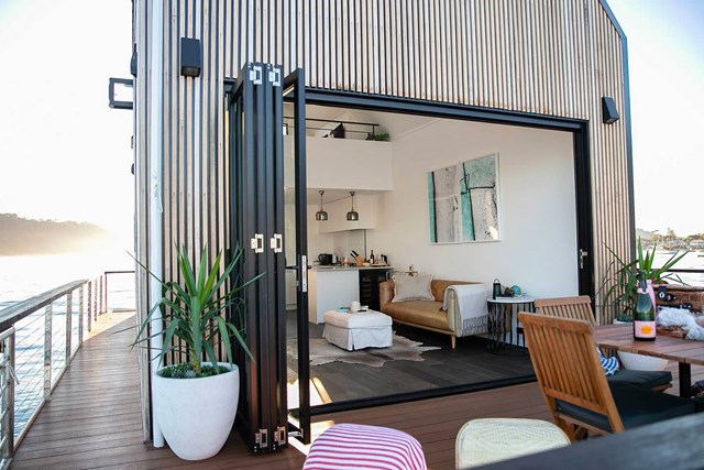 Thời điểm lý tưởng nhất để nghỉ dưỡng tại Lilypad Palm Beach Villa đó là vào mùa hè. Ngoài ra gần với căn biệt thự là khu vực Palm Beach vốn nổi tiếng với nhiều tuyến đi bộ, nhà hàng, quán cà phê và điểm ngắm cá voi để du khách khám phá.