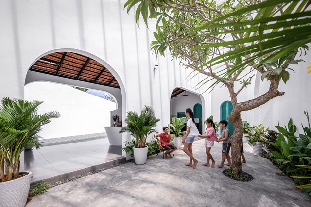 Ph&uacute; Y&ecirc;n House kh&ocirc;ng chỉ được xem l&agrave; nơi nghỉ ngơi của cả gia đ&igrave;nh khi nghỉ h&egrave;, lễ tết m&agrave; c&ograve;n l&agrave; nơi tr&uacute; ẩn an to&agrave;n trong gian dịch bệnh phức tạp.&nbsp;