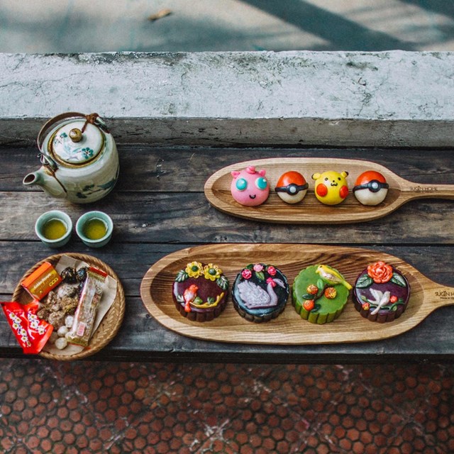 Tr&agrave; v&agrave; b&aacute;nh l&agrave; 2 đặc sản kh&ocirc;ng thể thiếu trong m&ugrave;a Trung thu.