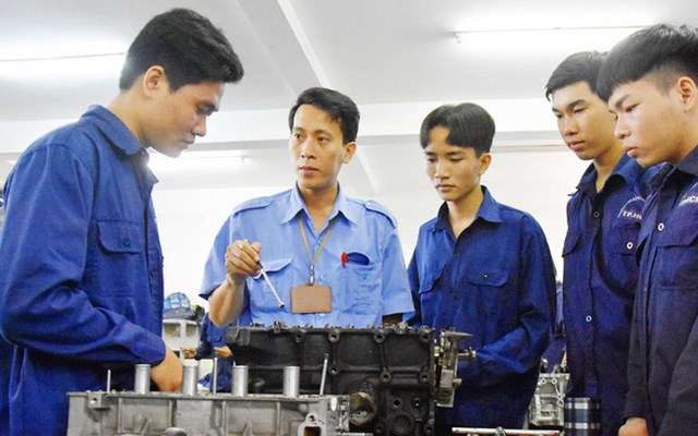 C&aacute;c doanh nghiệp cắt giảm h&agrave;ng loạt lao động dẫn tới chi ph&iacute; tuyển dụng, đ&agrave;o tạo lại sẽ rất lớn.