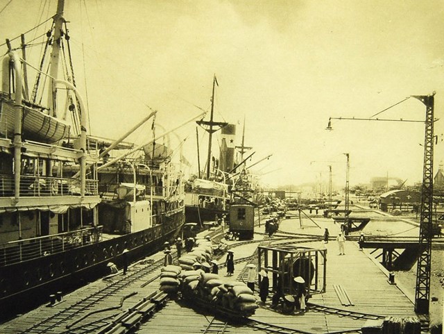 Con t&agrave;u B&igrave;nh Chuẩn của Bạch Th&aacute;i Bưởi được hạ thủy v&agrave;o 7/9/1919 tại Cửa Cấm (Hải Ph&ograve;ng), nhổ neo v&agrave;o ng&agrave;y 20/8/1920 v&agrave; cập cảng S&agrave;i G&ograve;n v&agrave;o 17/9/1920.