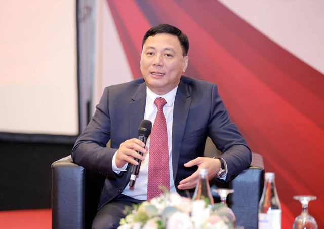 &Ocirc;ng Nguyễn Tuấn Hải, Chủ tịch&nbsp;Tập đo&agrave;n Alphanam chia sẻ trong buổi tọa đ&agrave;m về c&acirc;u chuyện chuyển giao thế hệ.&nbsp;