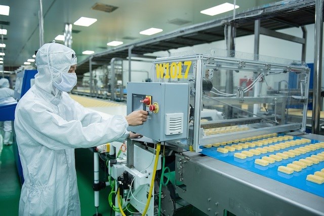Số lượng doanh nghiệp c&ocirc;ng nghiệp chế biến chế tạo c&ograve;n hạn chế, tỉ lệ nội địa h&oacute;a thấp.