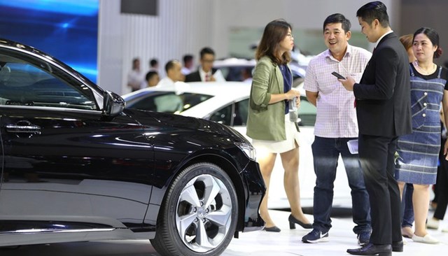 Người ti&ecirc;u d&ugrave;ng đang được hưởng lợi từ c&aacute;c chương tr&igrave;nh k&iacute;ch cầu bởi c&aacute;c c&aacute;c xe &ocirc; t&ocirc; v&agrave; đại l&yacute;.