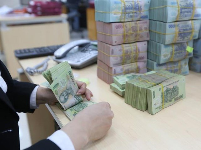 Một số nh&acirc;n vi&ecirc;n l&agrave;m việc tại c&aacute;c ng&acirc;n h&agrave;ng đ&atilde; b&aacute;n th&ocirc;ng tin t&agrave;i khoản kh&aacute;ch h&agrave;ng tội phạm, g&acirc;y thiệt hại 3,14 tỉ đồng. Ảnh minh họa: TTXVN
