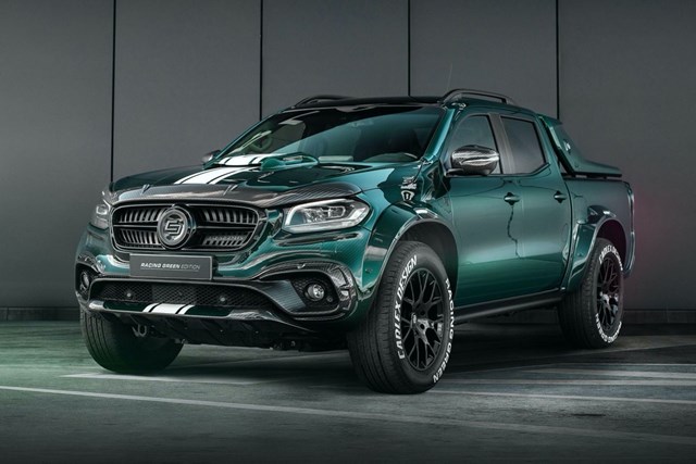 X-Class Racing Green l&agrave; dự &aacute;n n&acirc;ng cấp thứ 10 được thực hiện bởi h&atilde;ng độ Carlex Design đối với d&ograve;ng b&aacute;n tải của Mercedes-Benz. Kh&aacute;c biệt ch&iacute;nh ở ngoại h&igrave;nh l&agrave; bộ body-kit được l&agrave;m từ vật liệu carbon v&agrave; lấy cảm hứng từ c&aacute;c mẫu xe đua.