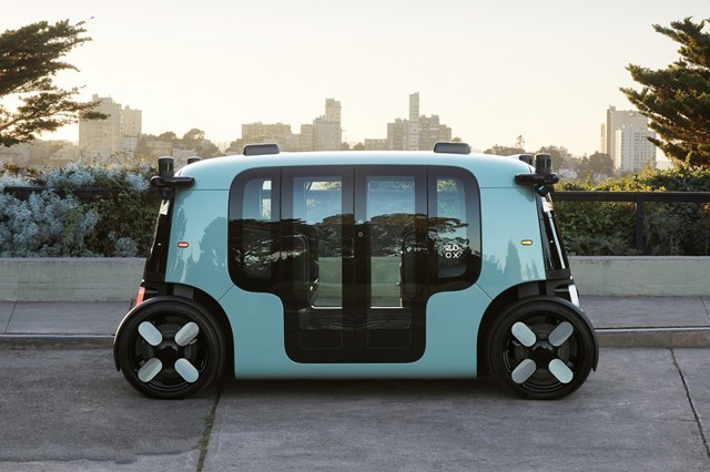 Robotaxi, hay c&ograve;n gọi l&agrave; taxi tự h&agrave;nh, l&agrave; loại phương tiện di chuyển cho tương lai đang được nhiều c&ocirc;ng ty c&ocirc;ng nghệ đầu tư nghi&ecirc;n cứu. C&aacute;i t&ecirc;n mới nhất vừa gia nhập cuộc cạnh tranh n&agrave;y l&agrave; Zoox, một c&ocirc;ng ty con của Amazon.