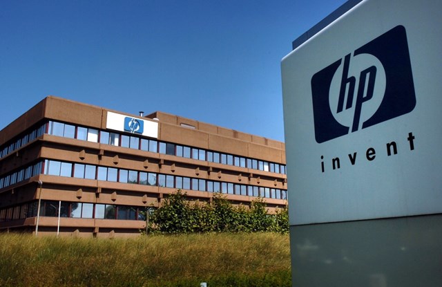 Năm 1939, h&atilde;ng c&ocirc;ng nghệ&nbsp;Hewlett-Packard&nbsp;(gọi tắt l&agrave; HP) th&agrave;nh lập tại Palo Alto, California, được đặt theo t&ecirc;n 2 nh&agrave; s&aacute;ng lập l&agrave; Bill Hewlett v&agrave; Dave Packard. Đến năm 2015, Hewlett-Packard t&aacute;ch th&agrave;nh 2 mảng gồm Hewlett Packard Enterprise cung cấp sản phẩm cho doanh nghiệp, c&ograve;n mảng m&aacute;y t&iacute;nh v&agrave; m&aacute;y in đổi th&agrave;nh HP Inc. Ảnh:&nbsp;Medium.