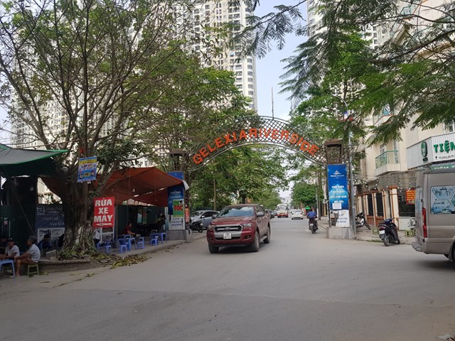 Lối v&agrave;o khu&nbsp;dự &aacute;n Gelexia Riverside do C&ocirc;ng ty HTL Việt Nam l&agrave;m chủ đầu tư. Ảnh: Ngọc Tr&igrave;u