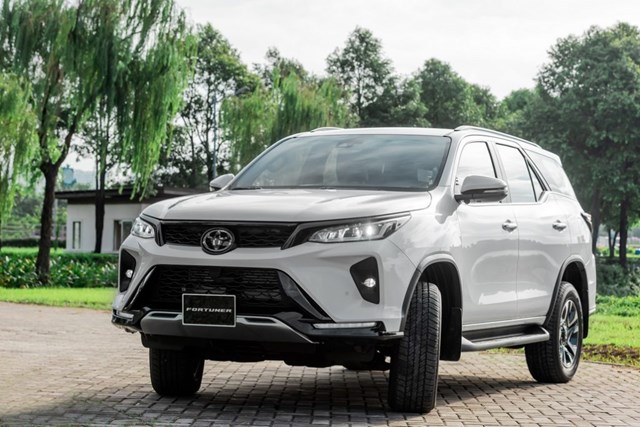 Toyota Fortuner 2020 ch&iacute;nh thức ra mắt thị trường trong nước với 7 phi&ecirc;n bản. Ảnh: Hoiyeuxe.com