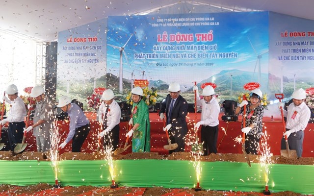Lễ khởi c&ocirc;ng bộ đ&ocirc;i dự &aacute;n điện gi&oacute; ở Gia Lai