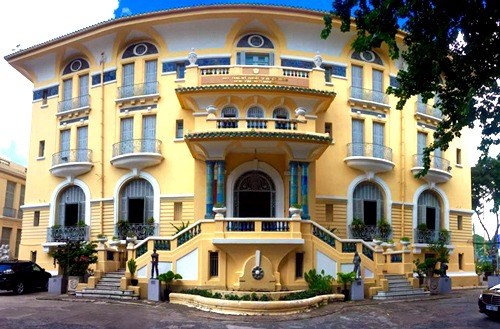 Một phần dinh thự trong khu&ocirc;n vi&ecirc;n 4.000 m2 của Ch&uacute; Hỏa nay l&agrave; Bảo t&agrave;ng Mỹ thuật TP HCM. Ảnh: VnExpress