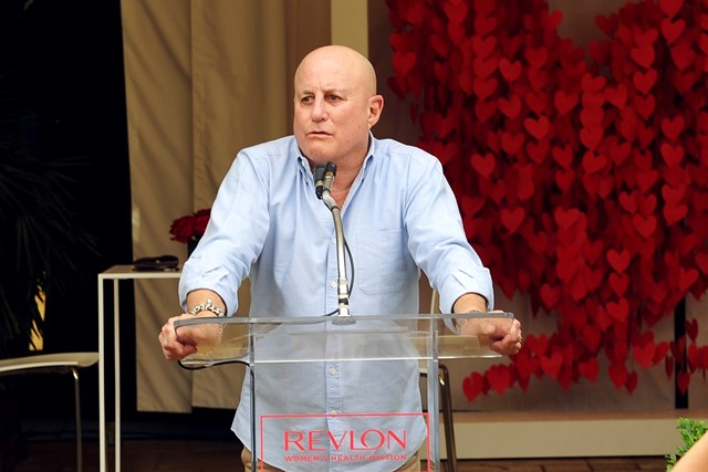 &Ocirc;ng Perelman ph&aacute;t biểu tại một sự kiện của Revlon. Ảnh: Vanity Fair.&nbsp;