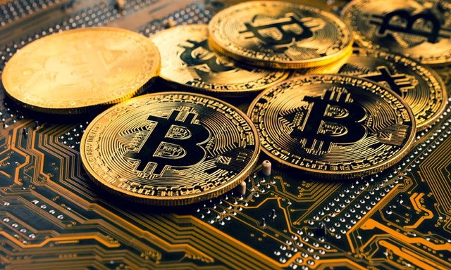 C&aacute;c ưu đ&atilde;i thuế l&agrave; một trong những nguy&ecirc;n nh&acirc;n khiến ng&agrave;y c&agrave;ng nhiều người quy&ecirc;n g&oacute;p bằng tiền điện tử. Ảnh: GettyImages.