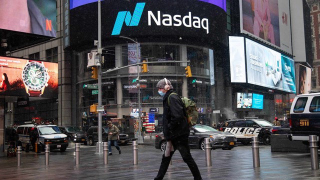 Ni&ecirc;m yết ở Nasdaq được cho l&agrave; sẽ gi&uacute;p Arm được định gi&aacute; cao hơn. Ảnh: Getty Images.