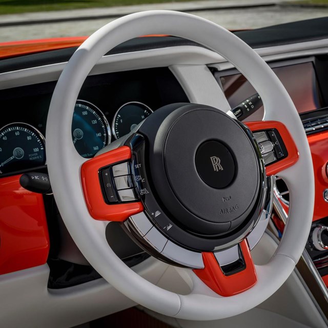 Chiếc SUV sang trọng nhất thế giới Rolls-Royce Cullinan 2022 trị gi&#225; gần 36 tỷ đồng c&#243; g&#236; đặc biệt? - Ảnh 5
