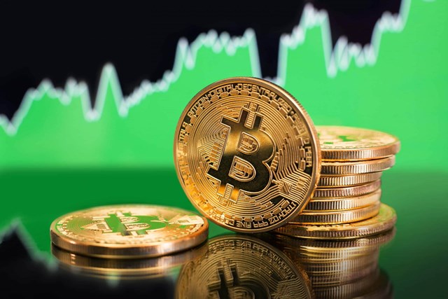 Một số chuy&ecirc;n gia kỳ vọng bitcoin sẽ sớm vượt mốc 50.000 USD trong khoảng hai th&aacute;ng tới. Ảnh: The Independent.