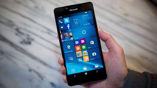 Hệ điều h&agrave;nh Windows kh&ocirc;ng được ưa chuộng như Android hay iOS ở mảng di động. Ảnh: Microsoft.