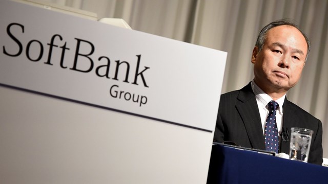 Gi&aacute;m đốc điều h&agrave;nh SoftBank -&nbsp;Masayoshi Son&nbsp;cho biết tập đo&agrave;n Nhật Bản sẽ tạm dừng đầu tư v&agrave;o Trung Quốc trong v&ograve;ng 1-2 năm tới. Ảnh: Financial Times.