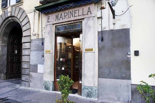 Cửa h&agrave;ng E.Marinella tại Naples. Ảnh:&nbsp;E.Marinella.