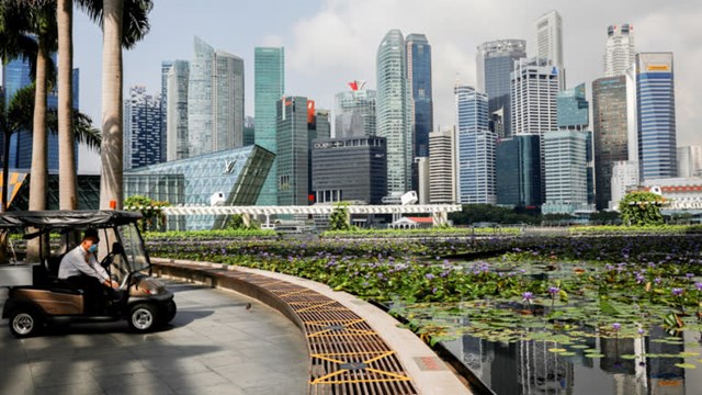 Sea v&agrave; Grab đang c&oacute; kế hoạch&nbsp;cung cấp dịch vụ ng&acirc;n h&agrave;ng kỹ thuật số tại Singapore bắt đầu từ đầu năm tới. Ảnh: Reuters.&nbsp;