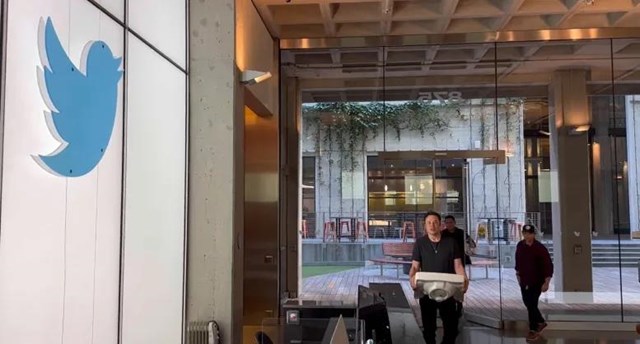 Elon Musk sẽ đảm nhiệm lu&ocirc;n chức CEO Twitter trong thời gian tới. Ảnh: CNBC.