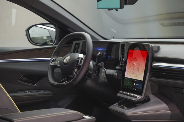 Nội thất của chiếc xe điện Renault Megane E-Tech. Ảnh: Bloomberg.