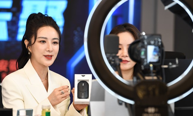 Alibaba sở hữu Viya - nữ ho&agrave;ng livetream ở Trung Quốc. Ảnh: Alibaba.