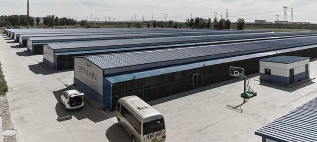 Một nh&agrave; m&aacute;y đ&agrave;o do Bitmain quản l&yacute;. Ảnh:&nbsp;QILAI SHEN.