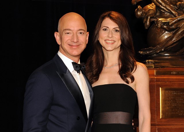B&agrave; MacKenzie Scott v&agrave; người chồng cũ Jeff Bezos