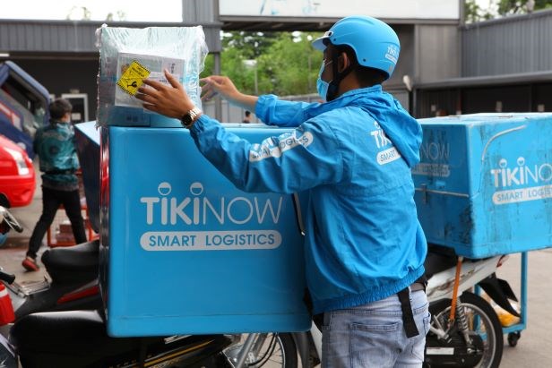 Giao h&#224;ng “thần tốc” – cuộc chiến kh&#244;ng khoan nhượng giữa Tiki, Shopee, Lazada v&#224; Grab - Ảnh 2