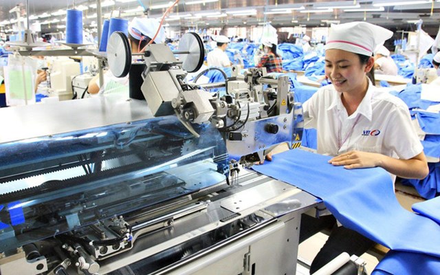 Doanh nghiệp lo ngại đứt g&#227;y nguồn cung nguy&#234;n phụ liệu - Ảnh 1
