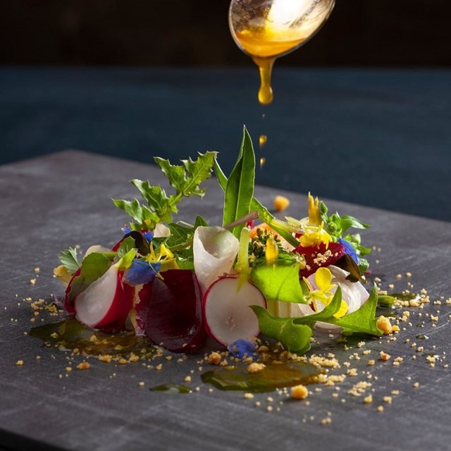Những bữa ăn tại c&aacute;c nh&agrave; h&agrave;ng đạt sao Michelin lu&ocirc;n l&agrave; một bữa tiệc tr&agrave;n đầy mĩ vị. Ảnh: Internet.