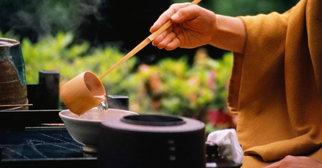 Uống ch&#233;n tr&#224; thẩm thấu được bao triết l&#253; nh&#226;n sinh s&#226;u sắc? - Ảnh 1