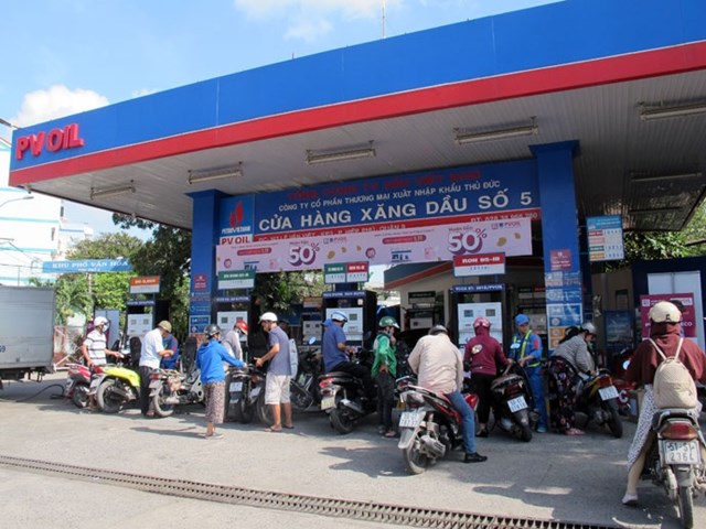 PV OIL (OIL) ước lỗ th&#225;ng 7 v&#224; 8 do nhu cầu ti&#234;u thụ xăng dầu giảm mạnh - Ảnh 1
